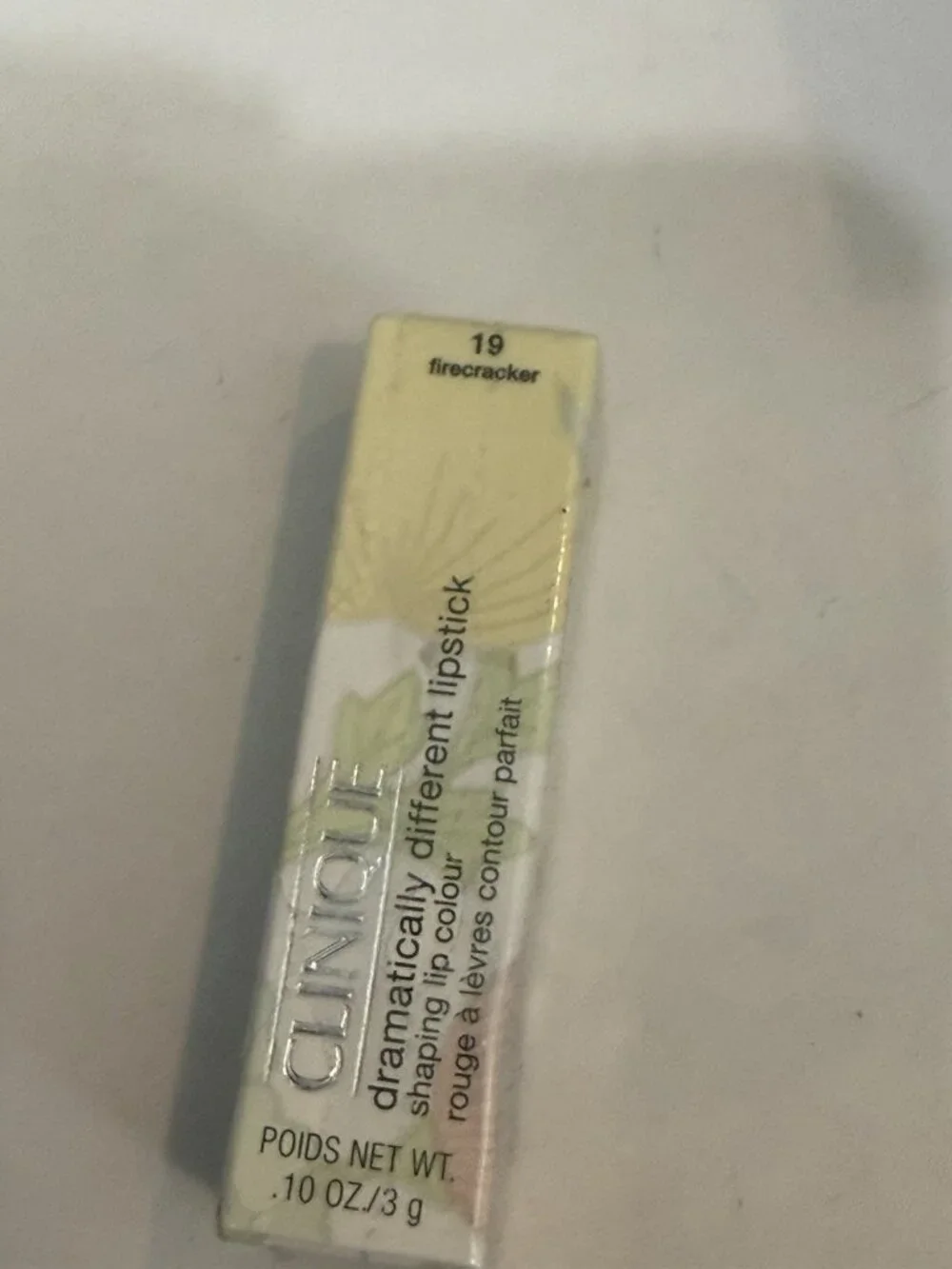 Clinique Dramatically Different Shaping Colour Lipstick-Firecracker #19 Sealed